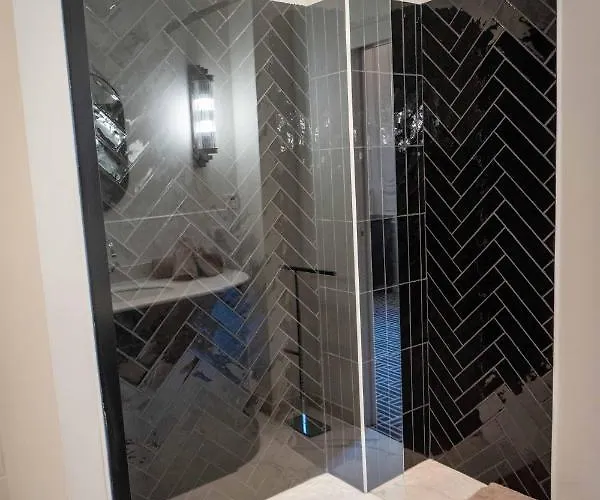 Les Chateau Du Breuil Normandie * Le Breuil-en-Auge